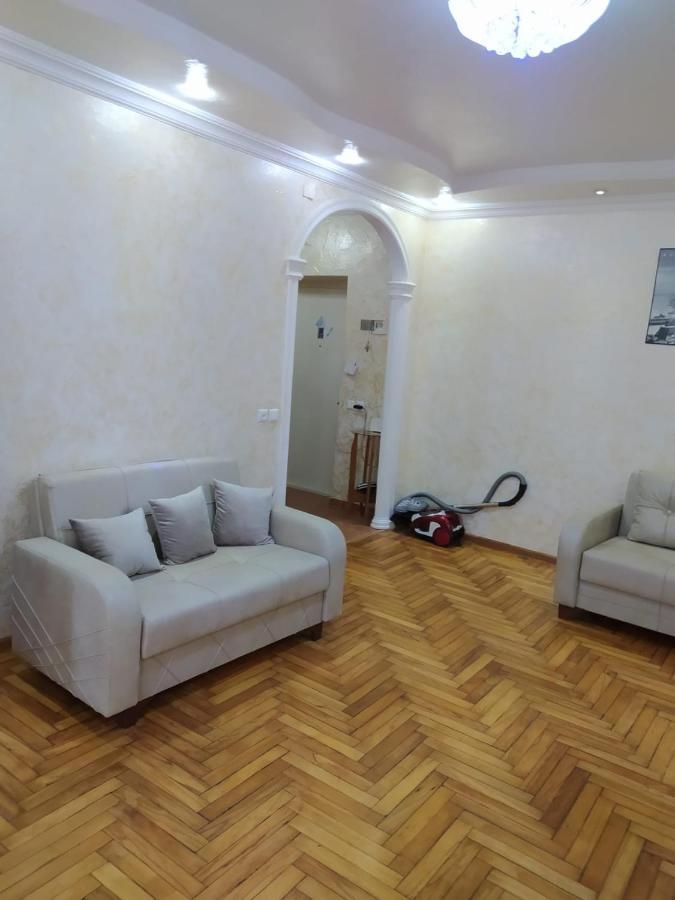 Apartment On 26 May Str Batumi Bagian luar foto